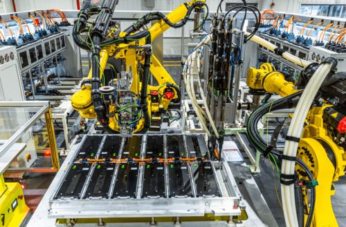 上汽大众新能源工厂投产，首款纯电SUV下半年亮相，开启智能制造与网络服务新篇章